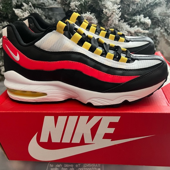 BRAND NEW girls NIKE AIR MAX ‘95 size 6.5! - Picture 4 of 4